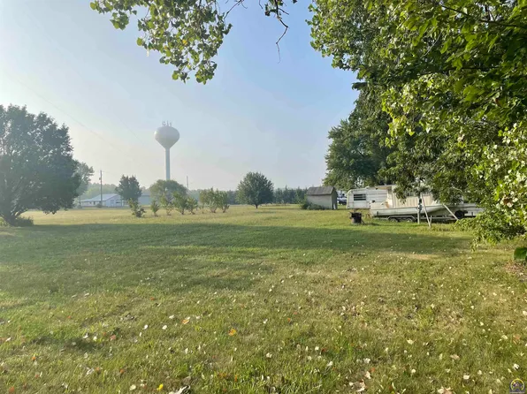 1107 2nd St, Americus, KS 66835
