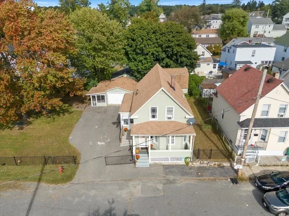 16 Campaw St, Lowell, MA 01850