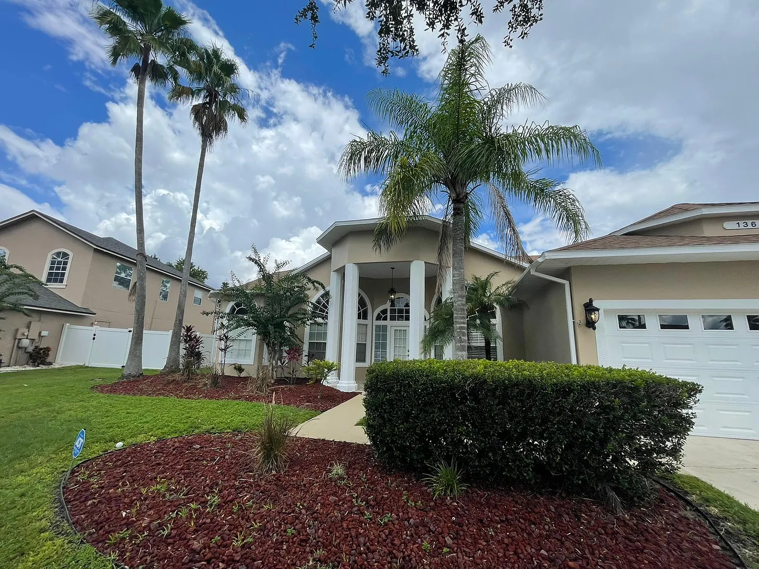 4 bed, 2092 sqft, $3,695 — Photo 3