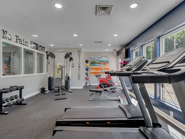 24/7 GYM!!