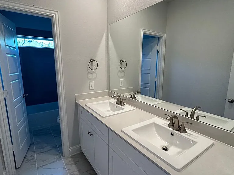 9008 Guadalupe St — Photo 6