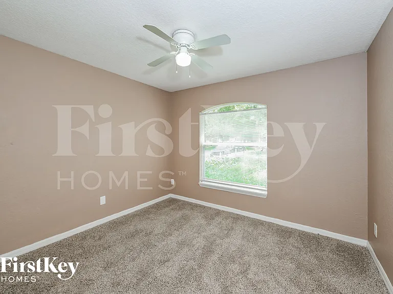 325 Crabtree Ave — Photo 11