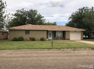 1619 N 17th St, Memphis, TX 79245