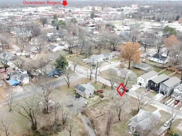 609 W Maple St, Rogers, AR 72756