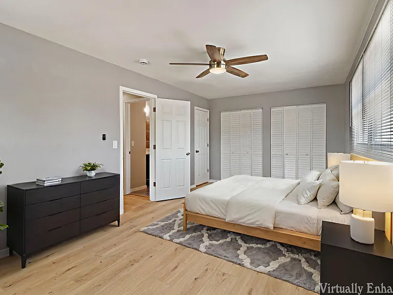 2208 Kensington Dr — Photo 13
