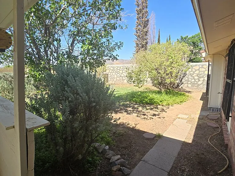 4536 General Maloney Cir — Photo 27