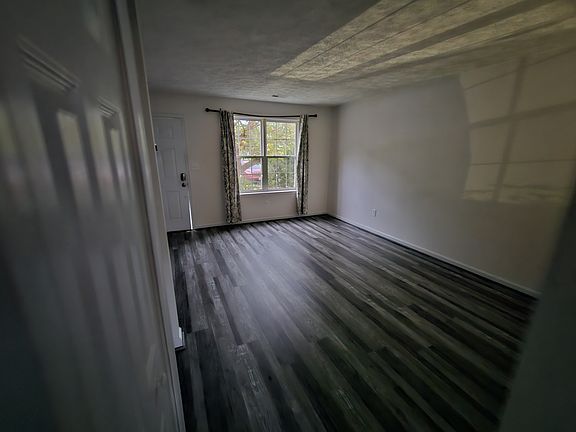 3rd image of 10602 Tidewater Plains Dr