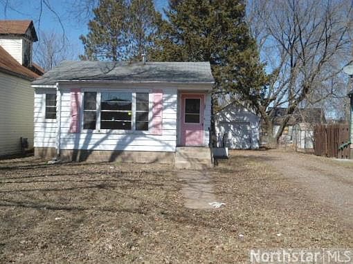 1st image of 107 1st St NE