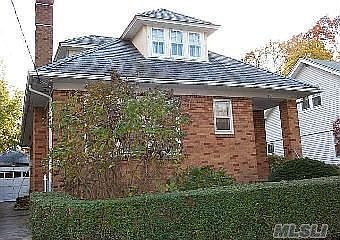 1st image of 20 Zinnia Ave