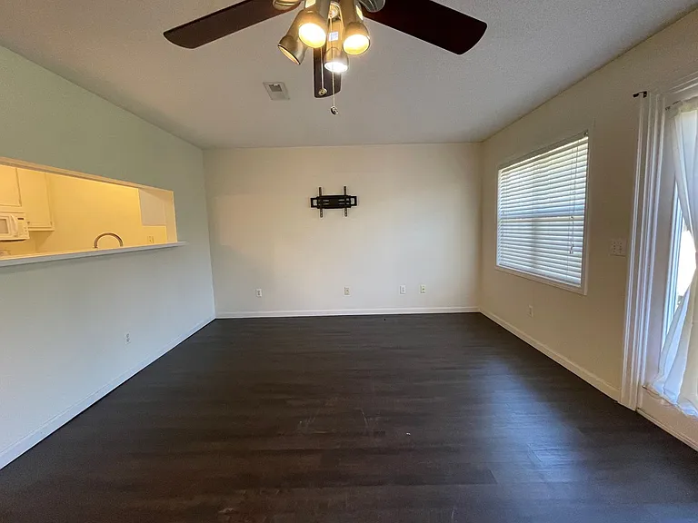 118 W Briar Dr — Photo 7