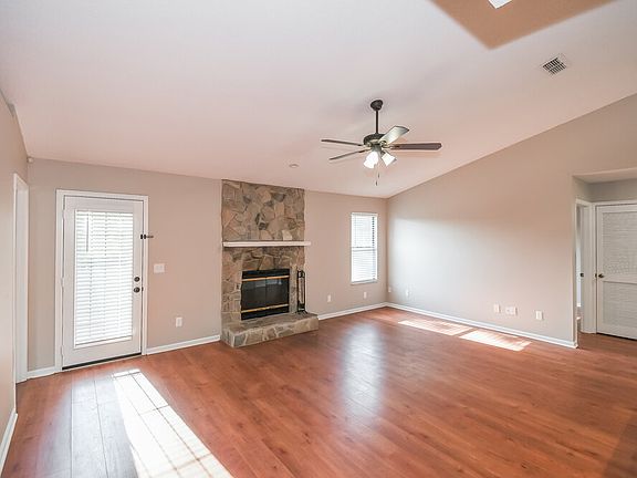 3rd image of 8155 Pineverde Ln