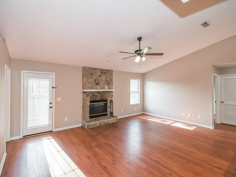8155 Pineverde Ln — Photo 3