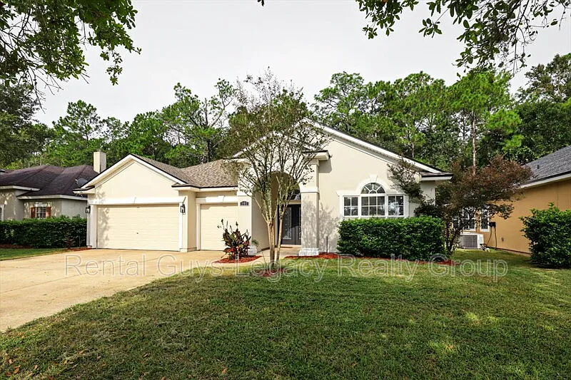 4 bed, 4.0 bath, 3200 sqft, $3,350 — Photo 2