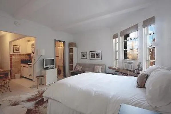 Sold by Corcoran | media 19