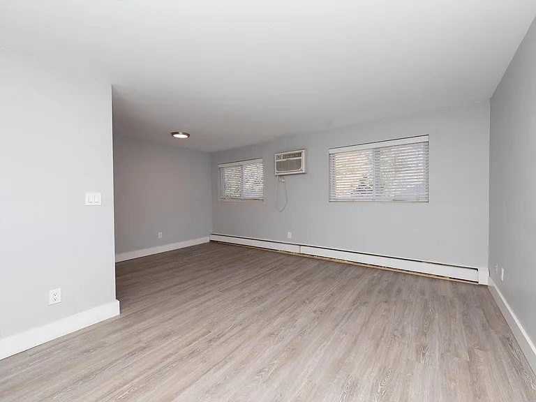 Wayne Court Apartments — Photo 19