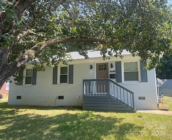 2nd image of 1032 Barrow Ct