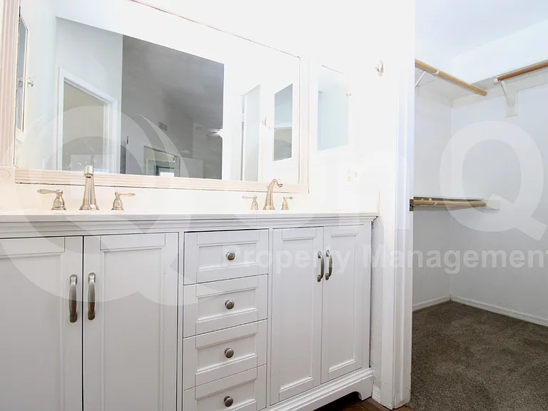 3453 N Seneca Ct — Photo 12