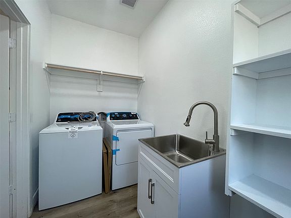 5th image of 4313 Mountain Hollow Dr