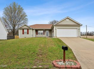 1021 Yuma St E, Joplin, MO 64801