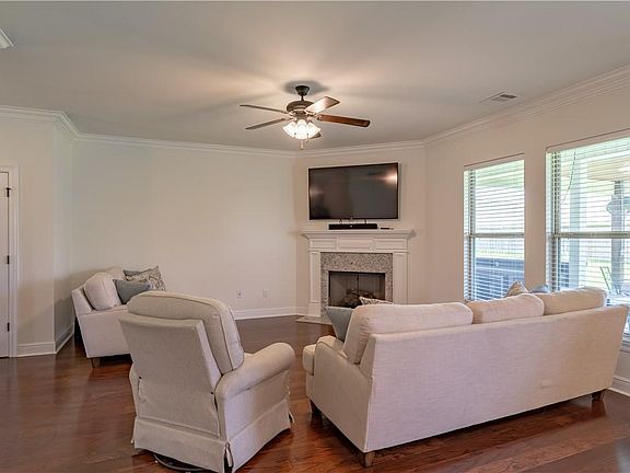 4th image of 3212 Flatwood Dr