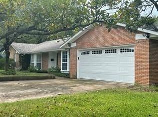 5728 Rockhill Rd, Fort Worth, TX 76112