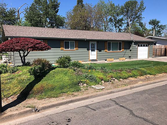 New front yard and sprinkler