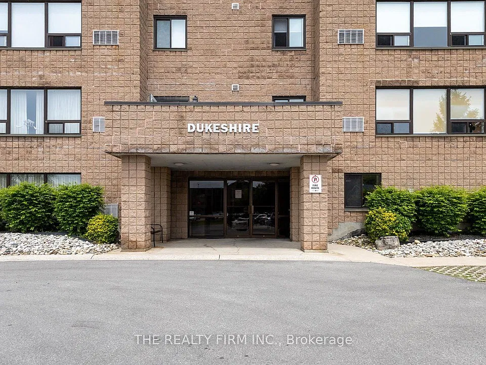 220 Duke St #207
