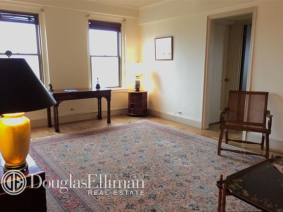 4th image of 136 Waverly Pl APT 17E