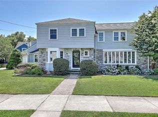 129 Fosdyke St, Providence, RI 02906