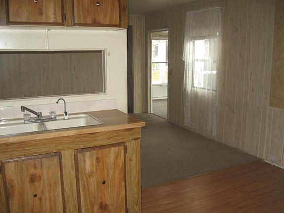 4th image of 10620 SW 27th Ave Lot 10D