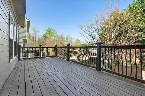 6010 Ellington Cv — Photo 2