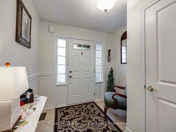 5th image of 320 Strachan St