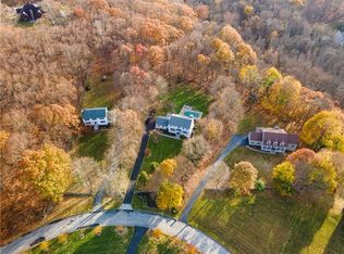 10 Stacey Ln, Mahopac, NY 10541