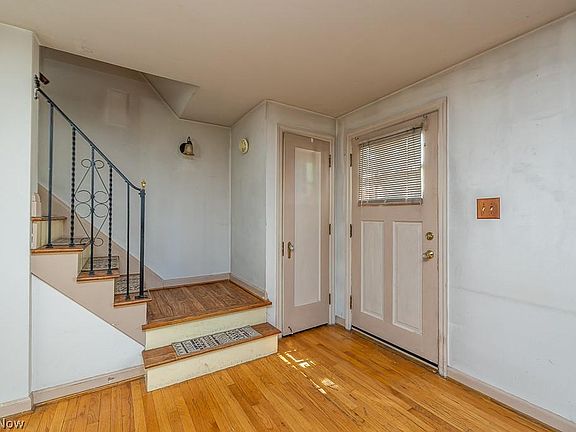 4th image of 217 Courtland St