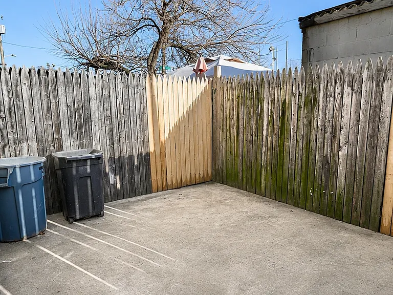 2655 Cedar St — Photo 19