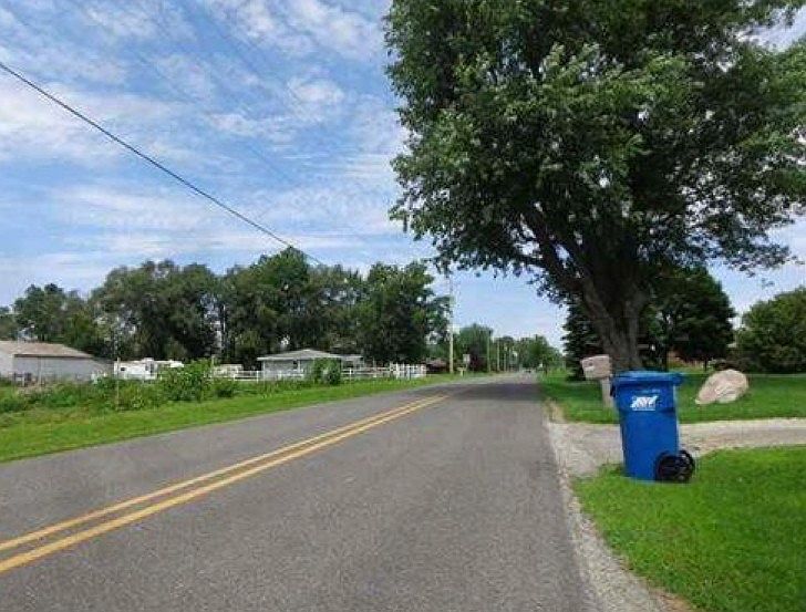 2nd image of 59072 Old County Road 17