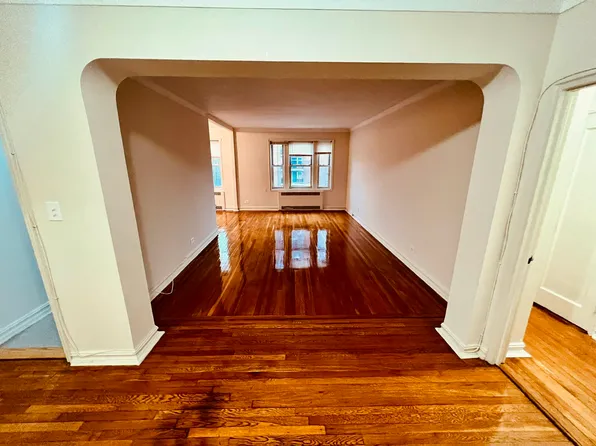 83-44 Lefferts Boulevard image 1 of 6