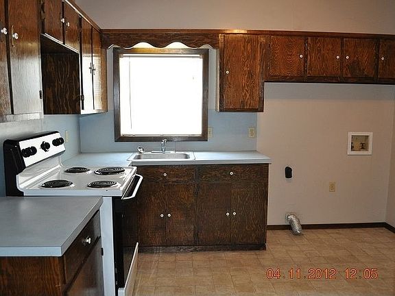 3rd image of 109 W Brimstone St