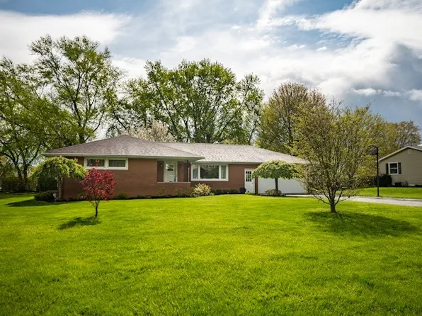 1049 Wilhelm Rd, Hermitage, PA 16148
