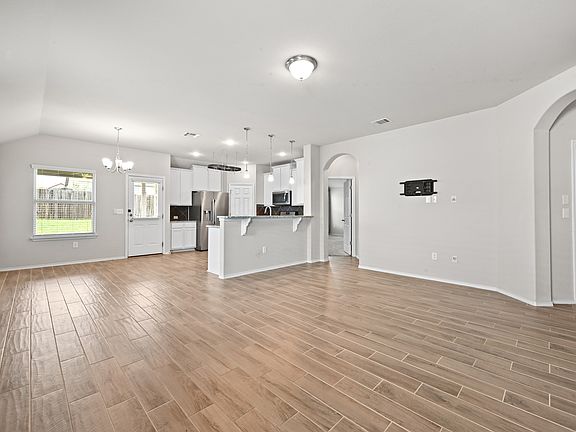 5th image of 172 Noddy Rd