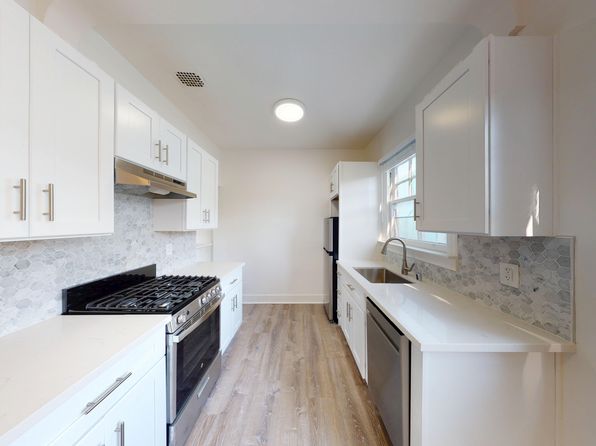2410 Dwight Way
