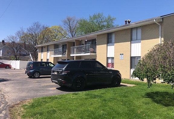 2nd image of 401 Elder Dr APT 1