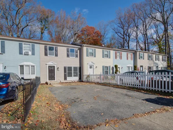 100 Little Creek Ln, La Plata, MD 20646