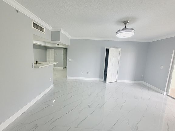 4th image of 201 SW 116th Ave #22204
