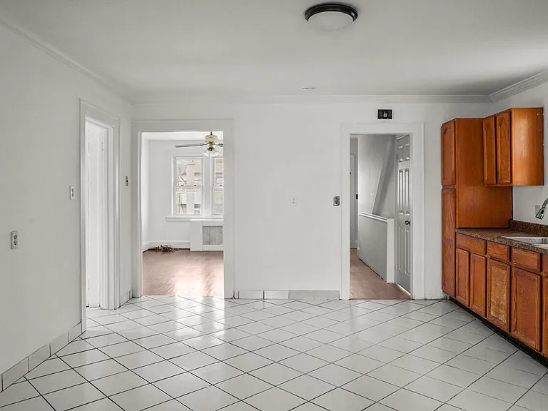 18 Beal St #3 — Photo 7