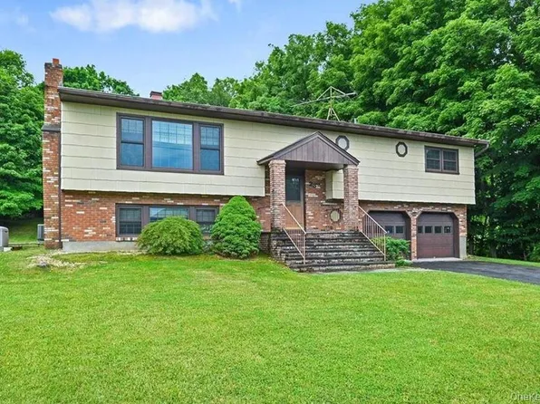 28 Peter Bush Drive, Monroe, NY 10950