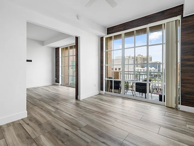 410 Evernia St #807 — Photo 5