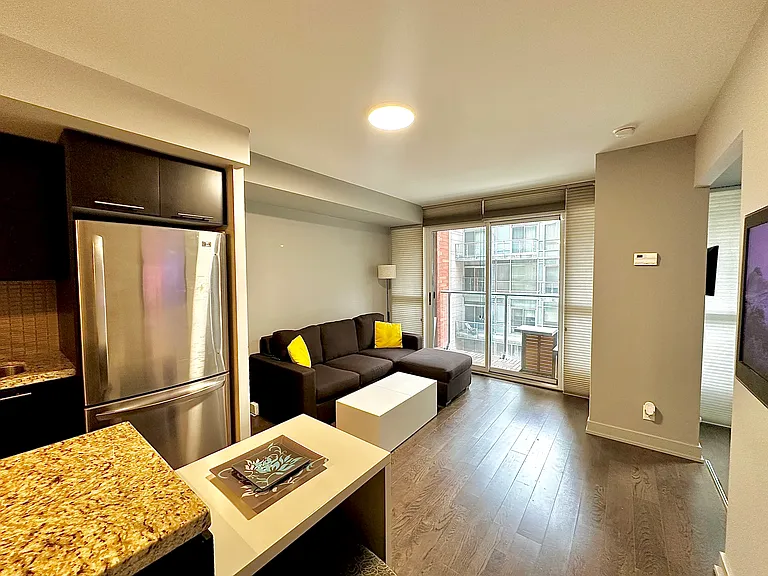 21 Nelson St #415 — Photo 3