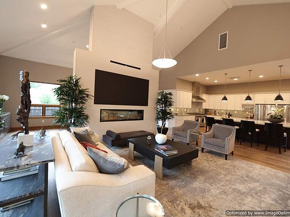 3rd image of 1127 Doralee Way