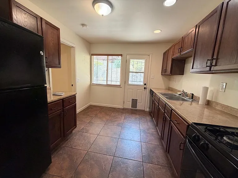 315 Chamberlain Ave — Photo 5